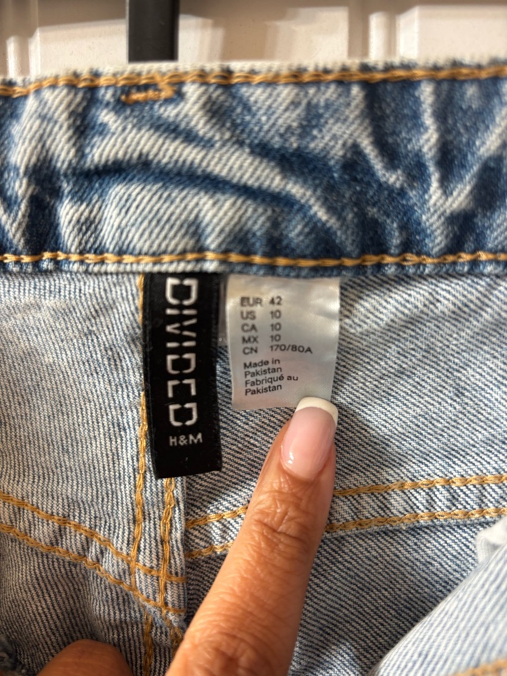 H&M Light Blue Ripped Jeans - Picture 2 of 4